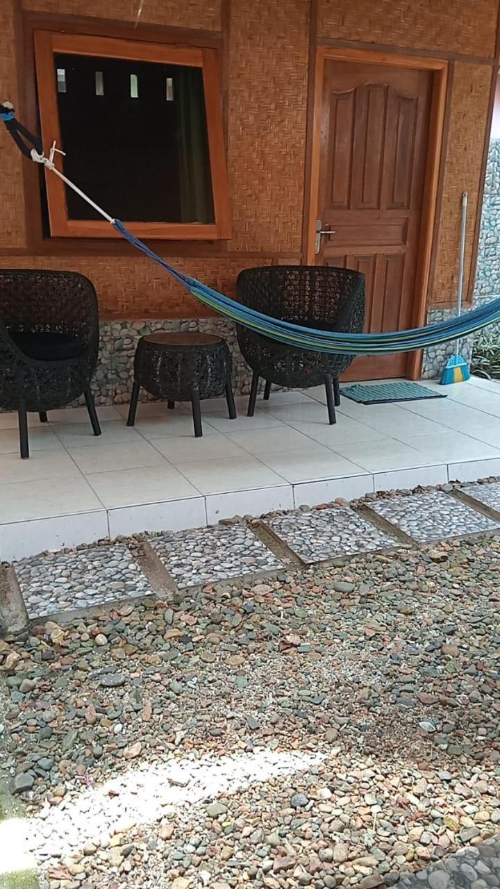 Pelangi Homestay Bungalow Gili Gede Секотонг Екстериор снимка